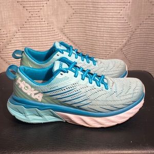 HOKA Arahi 4 Sneakers size W7